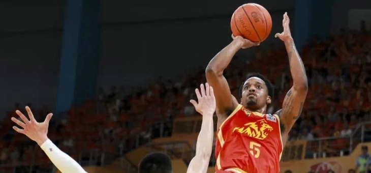 北京首钢大比分击败对手，保持领先优势